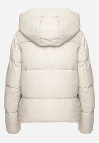 Born2be - Jasnobeżowa Pikowana Kurtka o Prostym Kroju z Kapturem i Kieszeniami Leolea. Okazja: na spacer, na co dzień. Typ kołnierza: kaptur. Kolor: beżowy. Materiał: jeans. Sezon: zima. Styl: casual #4