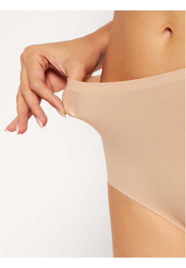 Chantelle Figi Brazylijskie z wysokim stanem Soft Stretch C10690 Beżowy. Stan: podwyższony. Kolor: beżowy. Materiał: syntetyk