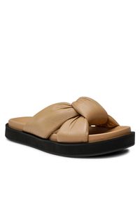 Klapki Badura. Kolor: beżowy. Materiał: skóra #1