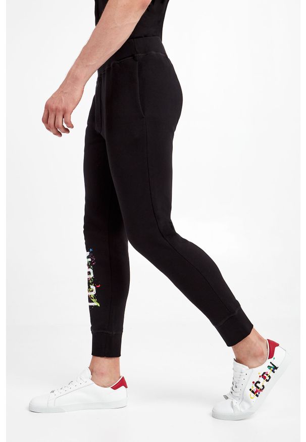 Spodnie dresowe DSQUARED2. Materiał: dresówka. Wzór: nadruk
