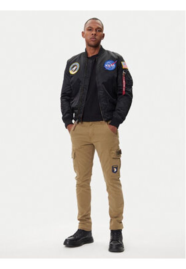 Alpha Industries Kurtka bomber Nasa 166107 Czarny Regular Fit. Kolor: czarny. Materiał: syntetyk