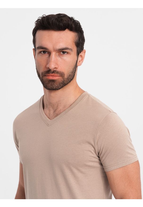 Ombre Clothing - Męska klasyczna bawełniana koszulka z dekoltem w serek BASIC – popielata V21. Typ kołnierza: dekolt w serek. Kolor: szary. Materiał: bawełna. Wzór: ze splotem, jednolity. Styl: klasyczny