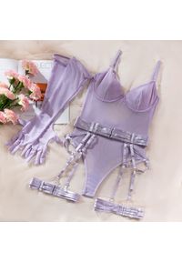 Intica - Body z pasem do pończoch i rękawiczkami na romantyczne wieczory Orelia. Kolor: fioletowy. Materiał: materiał