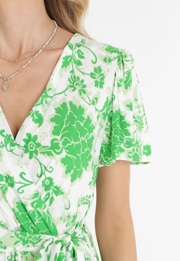 Born2be - Zielona Sukienka Maxi z Gumką i Wiązaniem w Talii z Wiskozy Aspasia. Kolor: zielony. Materiał: wiskoza. Długość: maxi