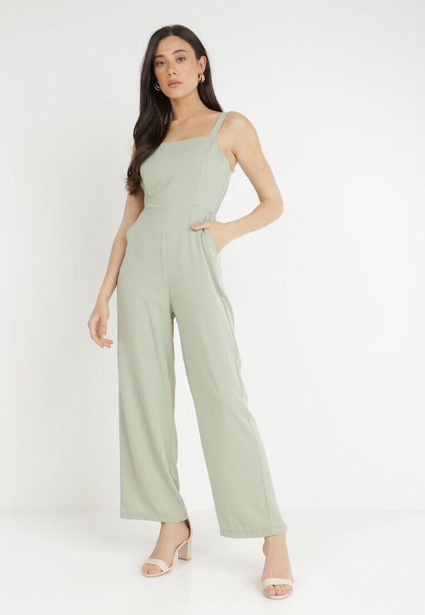 Born2be - Jasnozielony Kombinezon Damyle. Kolor: zielony. Materiał: tkanina. Długość rękawa: na ramiączkach. Długość: długie. Wzór: jednolity, gładki