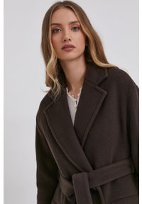 Pinko Płaszcz damski kolor brązowy przejściowy dwurzędowy. Okazja: na co dzień. Kolor: brązowy. Materiał: tkanina. Wzór: gładki. Styl: casual #6