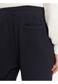 GANT - Gant Spodnie dresowe Tonal Shield 2039023 Granatowy Regular Fit. Kolor: niebieski. Materiał: bawełna #5