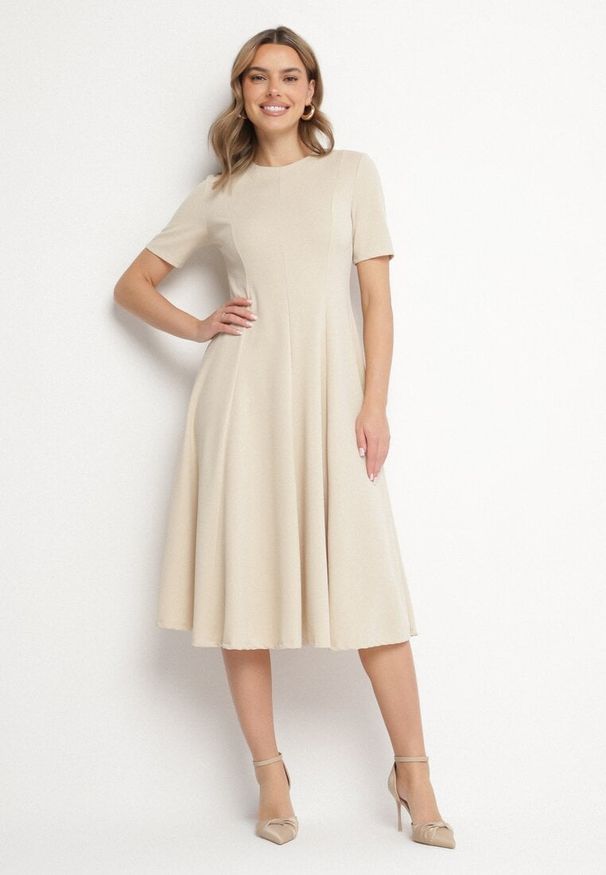 Born2be - Beżowa Sukienka Rozkloszowana z Taliowaniem Telorwena. Okazja: na ślub cywilny, na wesele, na randkę. Kolor: beżowy. Długość rękawa: krótki rękaw. Styl: klasyczny