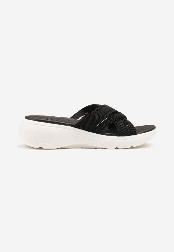 Born2be - Czarne Klapki na Piankowym Koturnie z Tweedowymi Paskami Ulioviela. Okazja: na plażę, na co dzień. Kolor: czarny. Materiał: jeans. Wzór: paski. Obcas: na koturnie. Styl: klasyczny, casual