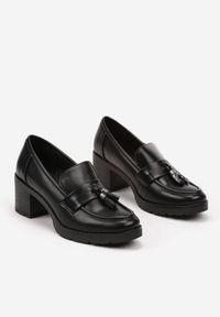 Born2be - Czarne Półbuty na Obcasie w Stylu Mokasynów z Frędzlami Arkena. Okazja: na co dzień. Kolor: czarny. Obcas: na obcasie. Styl: casual, vintage. Wysokość obcasa: średni