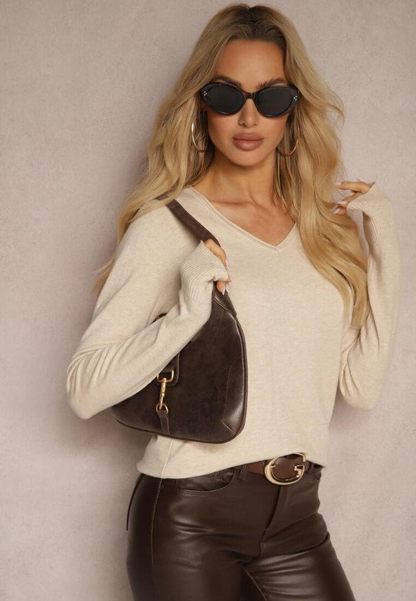 Renee - Beżowy Sweter z Dodatkiem Kaszmiru o Klasycznym Kroju Taianne. Okazja: na co dzień. Kolor: beżowy. Materiał: kaszmir. Styl: klasyczny