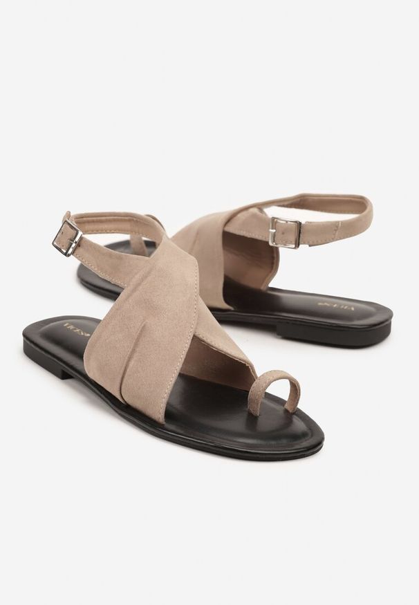 Born2be - Ciemnobeżowe Sandały Vices w Stylu Japonek Naliessa. Okazja: na co dzień, na spacer. Zapięcie: sprzączka. Kolor: beżowy. Styl: casual, elegancki
