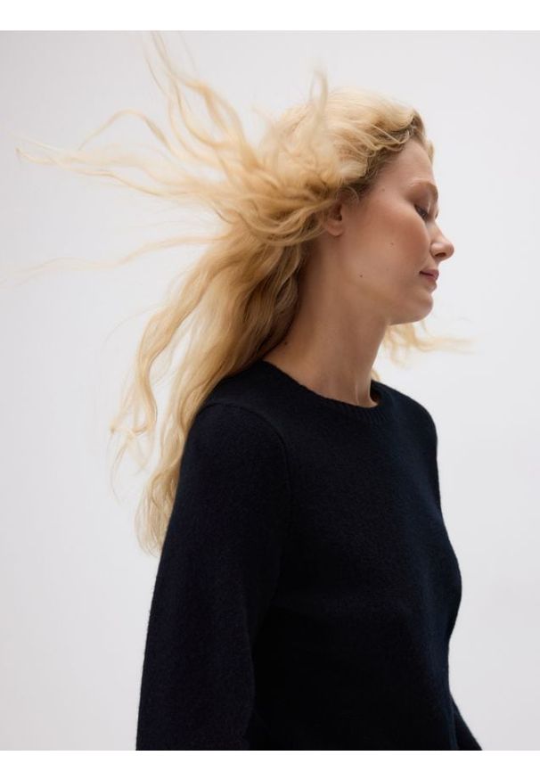 Reserved - Wełniany sweter - czarny. Kolor: czarny. Materiał: wełna