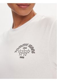 Tommy Jeans T-Shirt Retro DW0DW17831 Biały Boxy Fit. Kolor: biały. Materiał: bawełna. Styl: retro