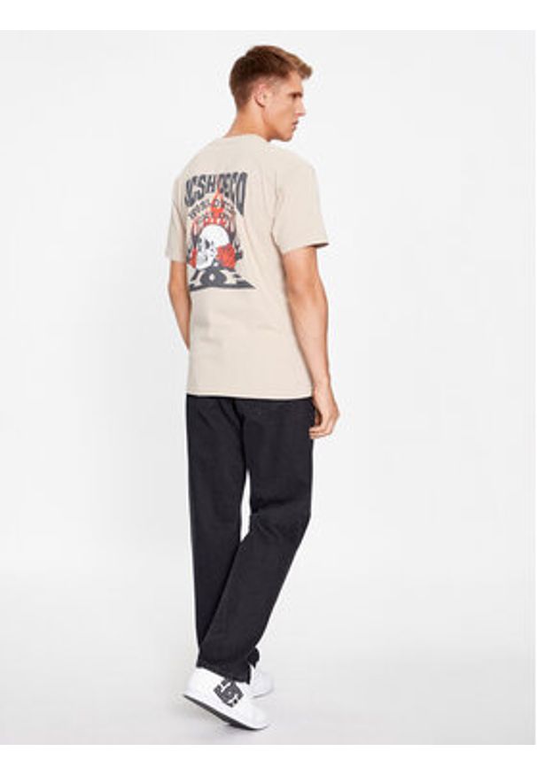 DC T-Shirt Defiant Tees ADYZT05309 Beżowy Regular Fit. Kolor: beżowy. Materiał: bawełna