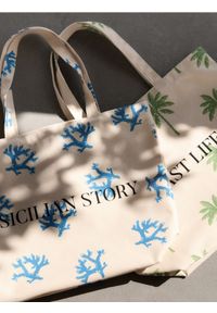 Reserved - Płócienna torebka z nadrukiem - niebieski. Kolor: niebieski. Wzór: nadruk. Materiał: z nadrukiem