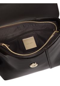 Kazar - Brązowa lakierowana torebka z łańcuszkiem. Kolor: brązowy. Materiał: lakierowane, skórzane. Styl: elegancki, wizytowy, street, casual, klasyczny #2