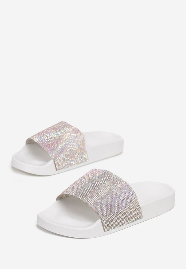Renee - Białe Klapki Orio. Okazja: na co dzień. Nosek buta: otwarty. Kolor: biały. Materiał: guma. Wzór: kolorowy. Styl: glamour, casual