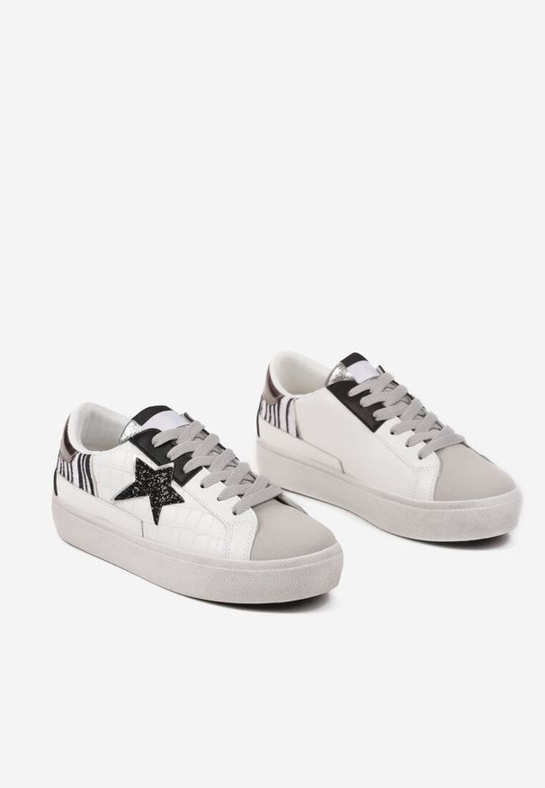 Born2be - Biało-Szare Sneakersy na Grubej Podeszwie Zdobione Brokatem Felthara. Okazja: na co dzień. Kolor: biały. Materiał: jeans. Wzór: aplikacja. Obcas: na obcasie. Wysokość obcasa: niski