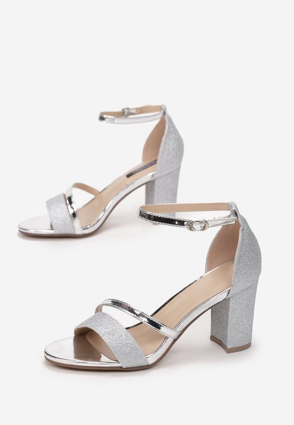 Renee - Srebrne Sandały Shegana. Okazja: na imprezę. Zapięcie: pasek. Kolor: srebrny. Wzór: aplikacja. Obcas: na obcasie. Wysokość obcasa: średni