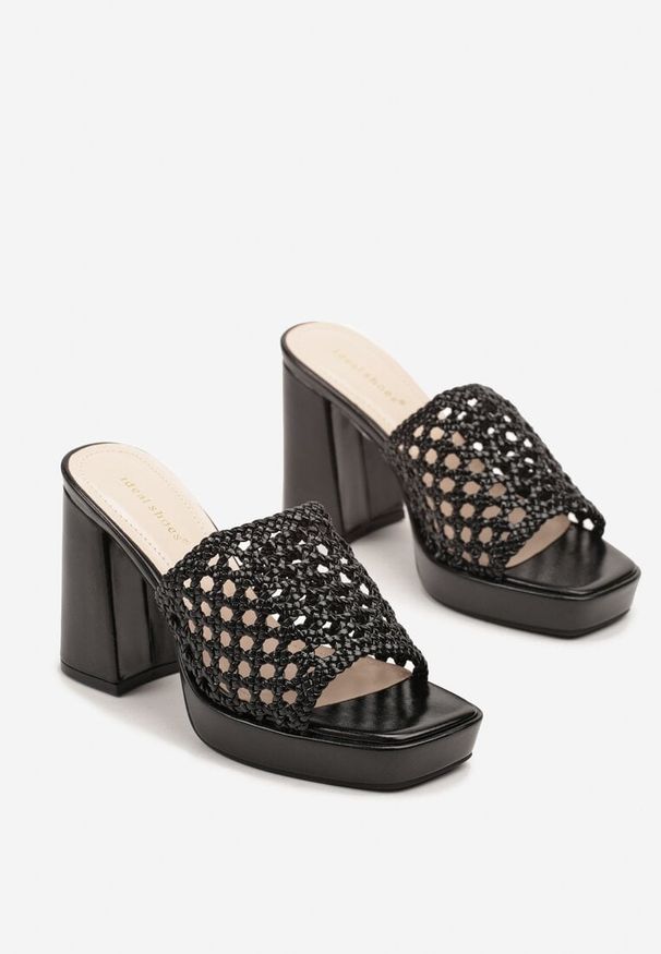 Renee - Czarne Siateczkowe Klapki na Słupku i Platformie Edithia. Okazja: na co dzień. Kolor: czarny. Materiał: materiał. Obcas: na platformie. Styl: elegancki, casual