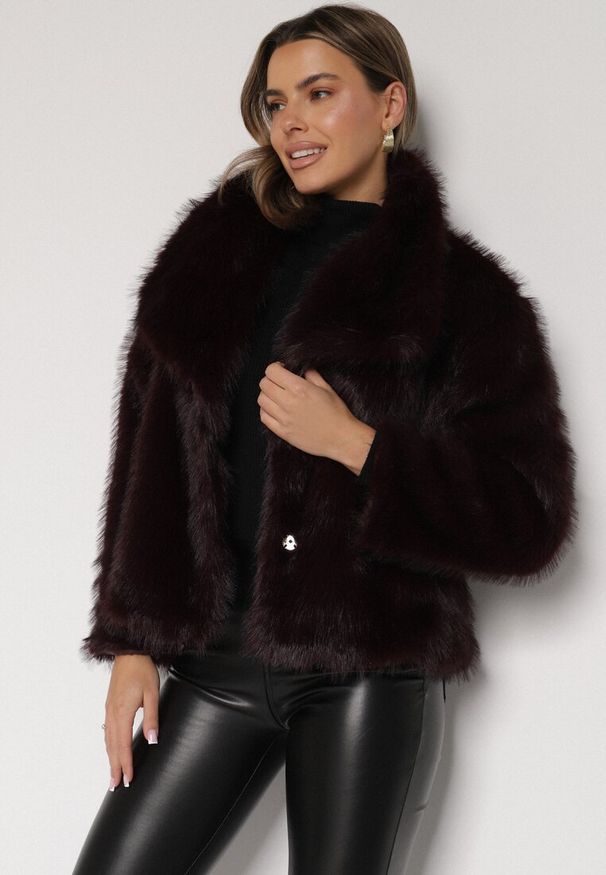 Born2be - Bordowa Kurtka Futerko z Ozdobnym Kołnierzem Devrenna. Okazja: na co dzień. Kolor: czerwony. Materiał: futro. Sezon: zima. Styl: klasyczny, casual, elegancki