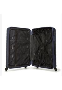 Wittchen - Duża walizka z ABS-u z geometrycznym tłoczeniem granatowa. Kolor: niebieski. Materiał: poliester. Wzór: geometria. Styl: wakacyjny, elegancki