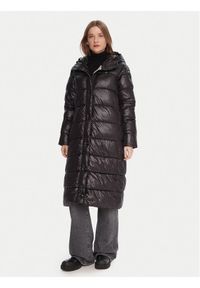 Blauer Płaszcz zimowy 25WBLDK02073 Czarny Regular Fit. Kolor: czarny. Materiał: syntetyk. Sezon: zima