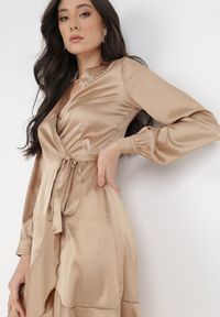 Born2be - Beżowa Sukienka Lasthine. Kolor: beżowy. Długość rękawa: długi rękaw. Wzór: motyw zwierzęcy. Typ sukienki: kopertowe. Styl: elegancki #3