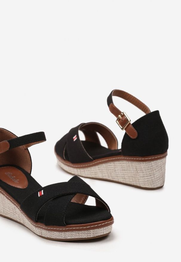 Born2be - Czarne Sandały Espadryle na Plecionym Koturnie Zapinane Wokół Kostki Zatanna. Okazja: na plażę, na imprezę, na spacer. Kolor: czarny. Materiał: len. Sezon: lato. Obcas: na koturnie. Styl: elegancki