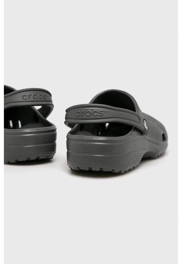 Crocs - Klapki. Kolor: szary. Materiał: materiał. Wzór: gładki