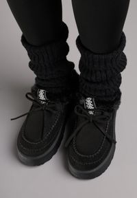 Renee - Czarne Rustykalne Śniegowce z Niską Cholewką Zdobione Futrem i Kokardą Tuspena. Okazja: do domu, na co dzień. Wysokość cholewki: przed kostkę. Kolor: czarny. Materiał: futro. Szerokość cholewki: normalna. Wzór: aplikacja. Sezon: zima. Styl: casual #2