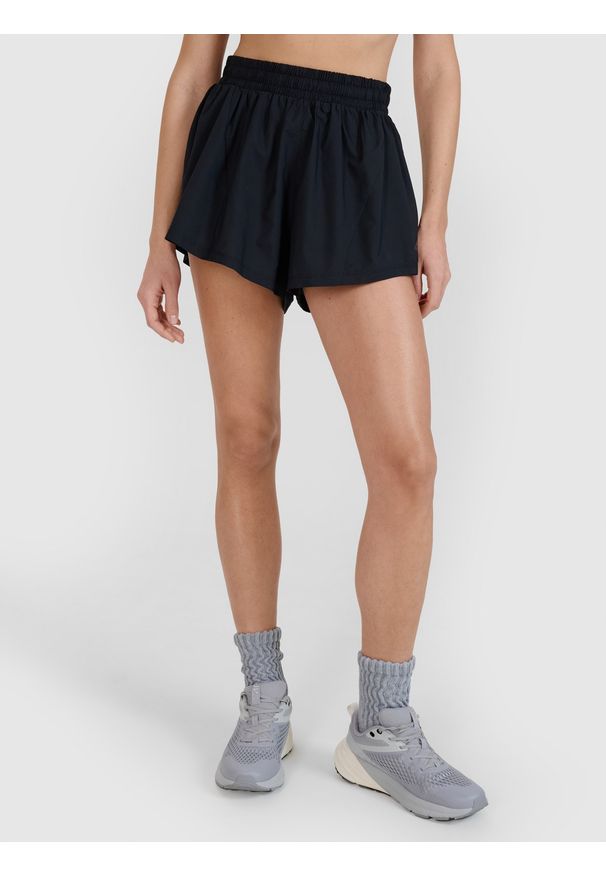 4f - 4F Spodenki treningowe szybkoschnące damskie - czarne L. Kolor: czarny