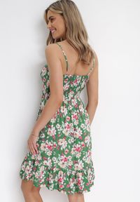 Born2be - Zielona Sukienka na Cienkich Ramiączkach z Wiskozy w Kwiaty Kimball. Kolor: zielony. Materiał: wiskoza. Długość rękawa: na ramiączkach. Wzór: kwiaty #5