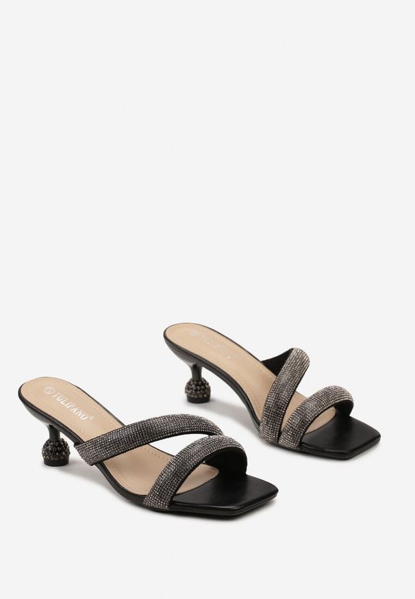 Born2be - Czarne Klapki na Ozdobnym Niskim Obcasie z Cyrkoniami na Paskach Tenli. Kolor: czarny. Obcas: na obcasie. Styl: glamour, elegancki. Wysokość obcasa: niski