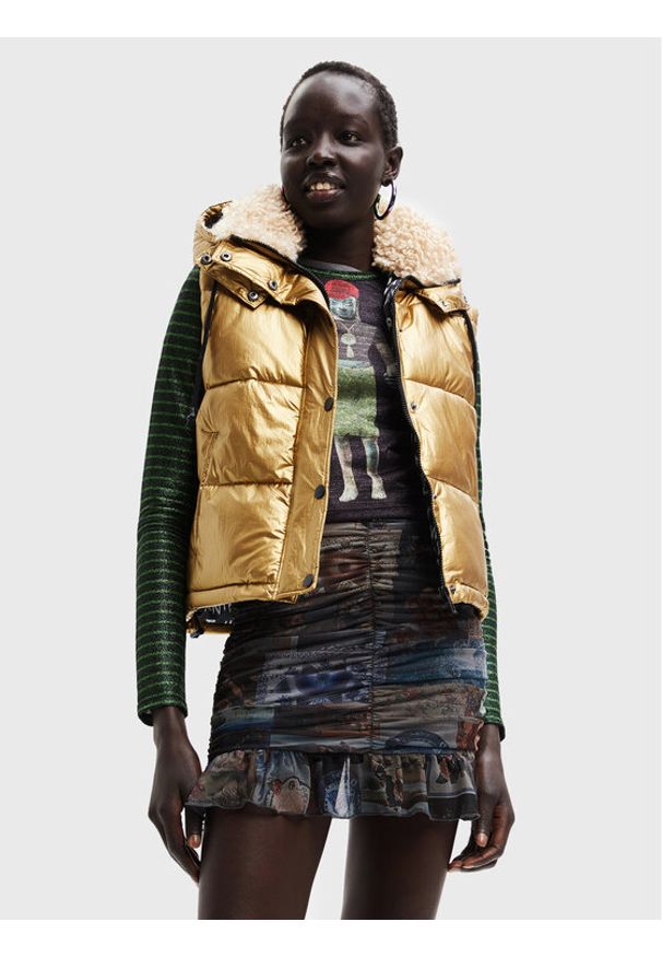 Kamizelka Desigual. Kolor: złoty. Materiał: syntetyk