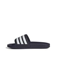 Adidas - Klapki basenowe Adilette Shower Slides. Kolor: biały, wielokolorowy, niebieski, czarny. Materiał: guma