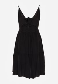 Renee - Czarna Sukienka z Wiskozy Iphyle. Okazja: na co dzień. Typ kołnierza: dekolt w serek. Kolor: czarny. Materiał: wiskoza. Długość rękawa: na ramiączkach. Sezon: lato. Typ sukienki: rozkloszowane. Styl: casual #4