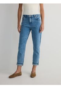 Reserved - Jeansy boyfriend slim - niebieski. Kolor: niebieski #1