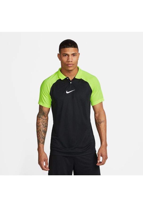 Koszulka treningowa męska Nike Drifit Academy Pro. Kolor: żółty, wielokolorowy, czarny. Długość rękawa: krótki rękaw. Długość: krótkie. Sport: piłka nożna
