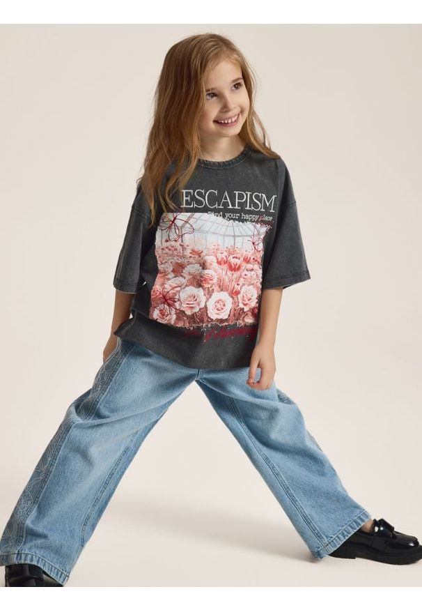 Reserved - T-shirt z nadrukiem - ciemnoszary. Kolor: szary. Materiał: bawełna. Wzór: nadruk