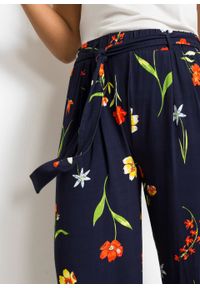 Spodnie culotte z nadrukiem LENZING™ ECOVERO™ bonprix ciemnoniebieski w kwiaty. Kolor: niebieski. Materiał: wiskoza. Wzór: kwiaty, nadruk #3