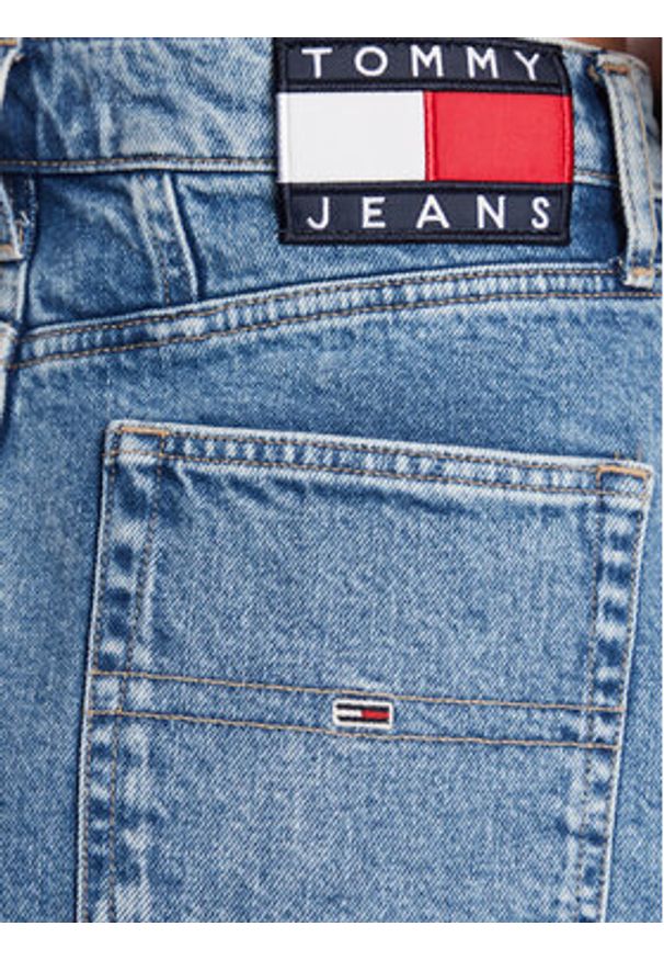 Tommy Jeans Spódnica jeansowa Mom DW0DW14836 Niebieski Regular Fit. Kolor: niebieski. Materiał: jeans