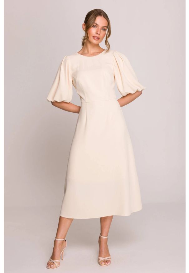 Stylove - Elegancka sukienka koktajlowa z bufiastymi rękawami kremowa. Okazja: na ślub cywilny, na imprezę, na wesele. Kolor: kremowy. Materiał: materiał, elastan. Długość rękawa: krótki rękaw. Sezon: lato. Typ sukienki: rozkloszowane. Styl: wizytowy, elegancki. Długość: midi