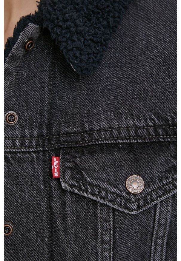 Levi's® - Levi's Kurtka jeansowa damska kolor czarny przejściowa. Okazja: na spotkanie biznesowe, na co dzień. Kolor: czarny. Materiał: jeans. Wzór: gładki. Styl: casual, biznesowy