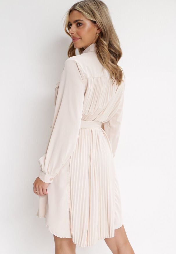 Born2be - Beżowa Bawełniana Sukienka Koszulowa Aravia. Kolor: beżowy. Materiał: bawełna. Długość rękawa: długi rękaw. Typ sukienki: koszulowe. Długość: mini