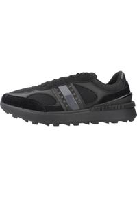 TOMMY HILFIGER - Kapcie TOMMY JEANS TJM TECHNICAL RUNNER ESS Czarny. Kolor: czarny. Materiał: jeans. Sport: turystyka piesza