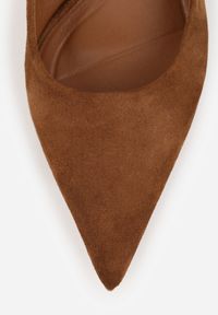 Born2be - Brązowe Czółenka z Odkrytą Piętą VICES na Obcasie Kaczuszka Anatema. Okazja: na co dzień. Kolor: brązowy. Materiał: zamsz, jeans. Obcas: na obcasie. Styl: casual, elegancki. Wysokość obcasa: średni #5