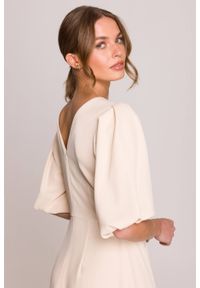 Stylove - Elegancka sukienka koktajlowa z bufiastymi rękawami kremowa. Okazja: na imprezę, na wesele, na ślub cywilny. Kolor: kremowy. Materiał: elastan, materiał. Długość rękawa: krótki rękaw. Sezon: lato. Typ sukienki: rozkloszowane. Styl: wizytowy, elegancki. Długość: midi #3