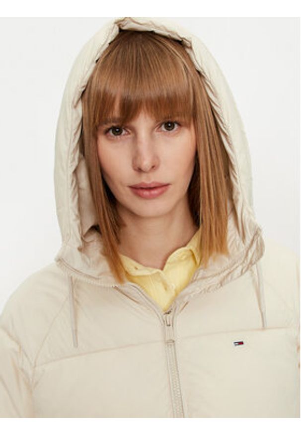 Tommy Jeans Kurtka zimowa Vail DW0DW18841 Beżowy Regular Fit. Kolor: beżowy. Materiał: syntetyk. Sezon: zima